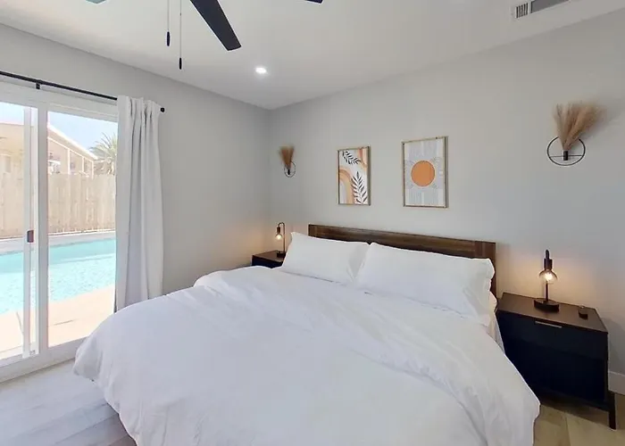 Havasu With Private Pool And Boat Parking Ferienhaus *