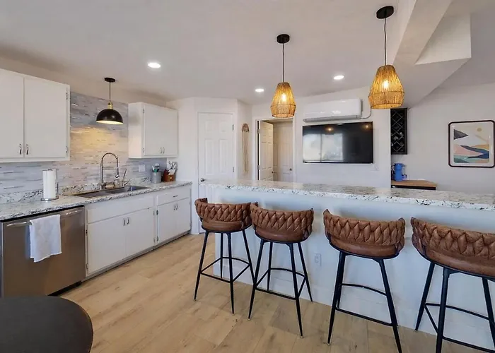 Havasu With Private Pool And Boat Parking Ferienhaus